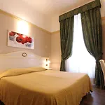 Hotel Charly 3*