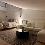 Loft Navigli With Private Garden לינה וארוחת בוקר 3*