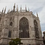 アパート スイート サンタ テクラ ミラノ