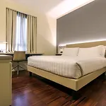 Hotel 43 Station 3*