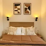 Aurelia Hotell 2*