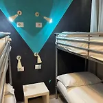 Lion & Youth Hostel Milán