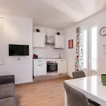 Habesha Flats - A Quiet Retreat Just Steps From The Metro M1 *