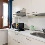 شقة Habesha Flats - A Quiet Retreat Just Steps From The Metro M1 *