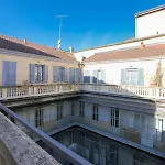 Exclusive In Heart Of Apartment *