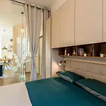 Apartamento Private Garden&metro 2 Min - Wooden Wave Flat