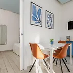 Habesha Flats - A Quiet Retreat Just Steps From The Metro M1 شقة *