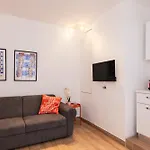 Habesha Flats - A Quiet Retreat Just Steps From The Metro M1 ميلان