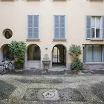 Apartment Hacca Collection - Charming In Corso Magenta