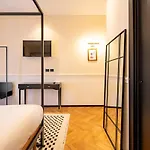 V-collection Solferino 3* Milan