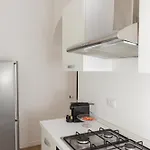 Artstay Exclusive Near Train Metro, Parking Lägenhet