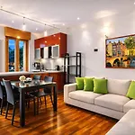 Modern With Jacuzzi, Terrace And Private Garage Milan