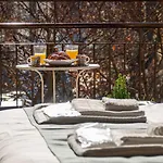 Casa Enea Luxury House - Bocconi Navigli - Private Parking شقة