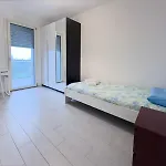 3br With Large Terrace - 800m From San Leonardo M1 Apartman