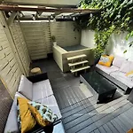 Апартаменты Elegant With Terrace Милан