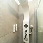 Appartamento Spacious With Wifi And Ac & Parking *