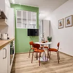 Apartamento Just Urban - Stylish 25 Min From Duomo