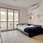 Apartment Just Urban - Bright With Terrace - M4 Tolstoj