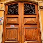 - Stylish, Historic, Luxury Appartement *