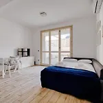 Just Urban - Bright With Terrace - M4 Tolstoj Apartment
