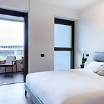 דירה Unit D With View And Terrace מילאנו
