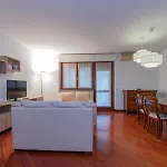 Metro 4 Spacious And Bright Three-room *