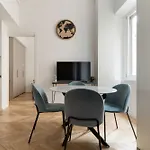 Appartement Unione Boutique - 1min From Duomo Milaan