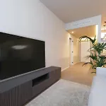 Duomo Luxury Xii דירה *