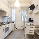 Comfortable Two-room Porta Romana M3 * 밀라노