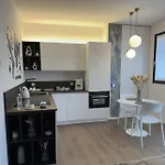 Luxury - Metropolitana M4- San Babila -stadio San Siro - Duomo - Aeroporto Linate - Castello Sforzesco 公寓 *