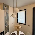 公寓 Luxury - Metropolitana M4- San Babila -stadio San Siro - Duomo - Aeroporto Linate - Castello Sforzesco 米兰