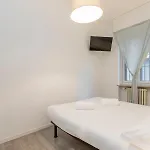 Comfortable Two-room Porta Romana M3 아파트 밀라노