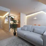 Duomo Luxury Xii דירה *