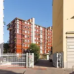5 Min Walk To M1 Metro - Private - Citylife 아파트