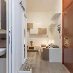 Comfortable Two-room Porta Romana M3 아파트