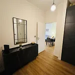Cassala 45 - Di Design Ristrutturato, 2 Camere, Navigli Milaan