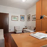 Italianway Easy - Strambio 8 Milan