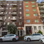 Comfort And Design Between Portello And Citylife Apartment Milan