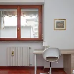 Metro 4 Spacious And Bright Three-room شقة ميلان