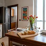 Italianway Easy - Strambio 8 * Milan