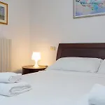 شقة Metro 4 Spacious And Bright Three-room ميلان