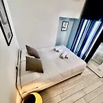 Habesha Flats - A Quiet Retreat Just Steps From The Metro M1 * ميلان