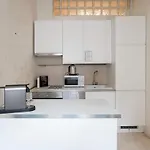 Arts At Missori Apartment