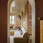 Garibaldi Luxury