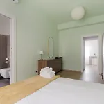 Apartment Guesthost - Stylish Forlanini M4 Milan