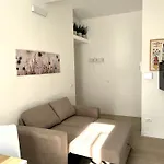 Modern Apt, 25 Min Duomo, Metro 5 Min&wifi Apartment Mailand