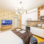 Luxurious 1bdr In Life, Sleeps 4 شقة ميلان