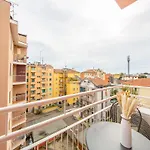 Luxurious 1bdr In Life, Sleeps 4 ميلان