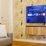 Luxurious 1bdr In Life, Sleeps 4 شقة