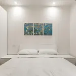 Modern Apt, 25 Min Duomo, Metro 5 Min&wifi Apartment Mailand